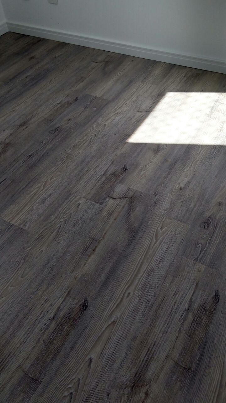 Piso Vinílico Amadeirado Imagem